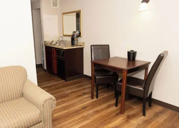 D. Hotel Suites & Spa hotel thumbnail 8