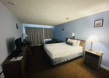 Fleetwood Inn & Suites hotel thumbnail 7
