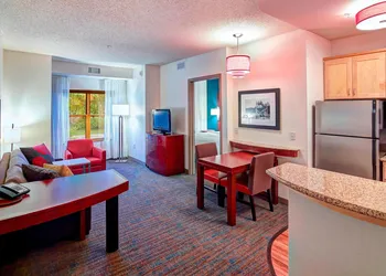 Residence Inn by Marriott Minneapolis Plymouth hotel thumbnail 8