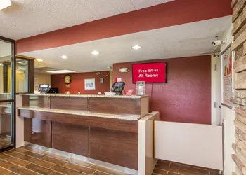 Red Roof Inn Saginaw - Frankenmuth hotel thumbnail 3
