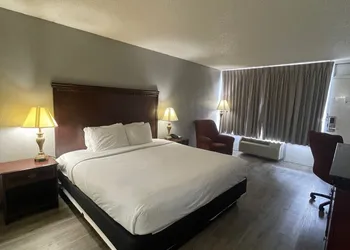 Willow Tree Inn hotel thumbnail 6