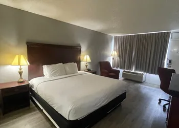Willow Tree Inn hotel thumbnail 6