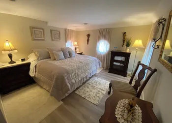 Toad Hall Manor hotel thumbnail 4