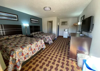 Lodge Inn hotel thumbnail 5
