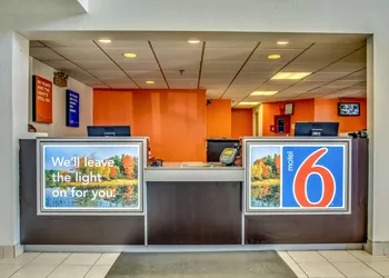 Motel 6 Amherst, NY - Buffalo hotel thumbnail 3