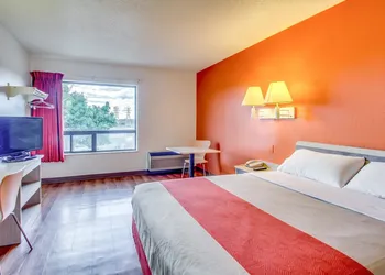 Motel 6 Amherst, NY - Buffalo hotel thumbnail 8