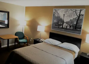 Attican Motel hotel thumbnail 2