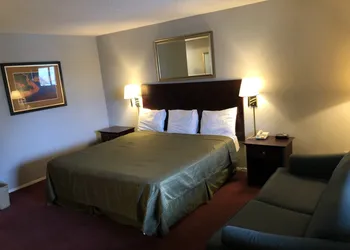 Latham Inn hotel thumbnail 4