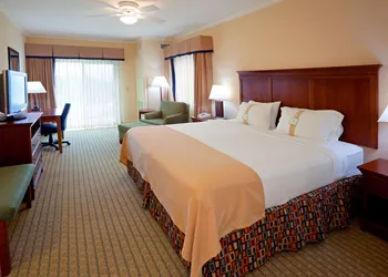 Holiday Inn Resort Lake George - Adirondack Area by IHG hotel thumbnail 2