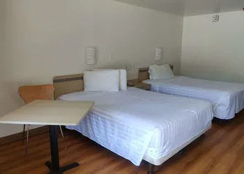 Travelodge by Wyndham Fayetteville hotel thumbnail 3