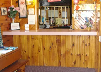 Cedar Grove Motel hotel thumbnail 2
