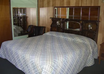 Cedar Grove Motel hotel thumbnail 3