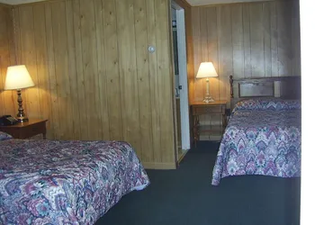 Cedar Grove Motel hotel thumbnail 4
