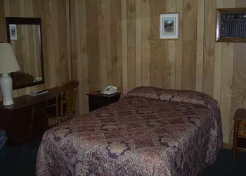 Cedar Grove Motel hotel thumbnail 6