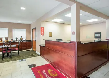 Econo Lodge Harrisburg - Hershey hotel thumbnail 2