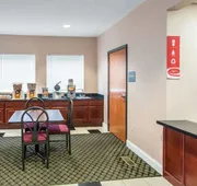 Econo Lodge Harrisburg - Hershey hotel detail image 4
