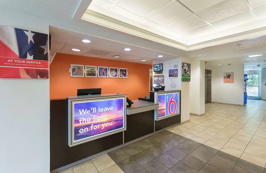 Motel 6 Columbia, SC - Fort Jackson Area hotel detail image 2