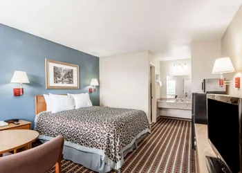 Days Inn by Wyndham Nashville North/Opryland Area hotel thumbnail 4