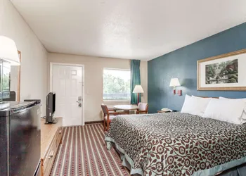 Days Inn by Wyndham Nashville North/Opryland Area hotel thumbnail 5