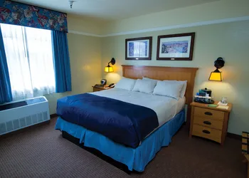 El Tovar - Inside the Park hotel thumbnail 8