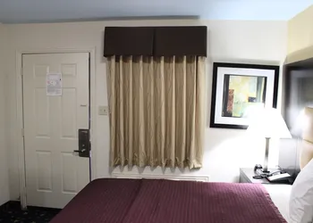 Apple Inn hotel thumbnail 5