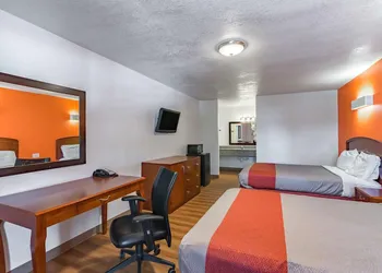 Giddings Executive Inn hotel thumbnail 2