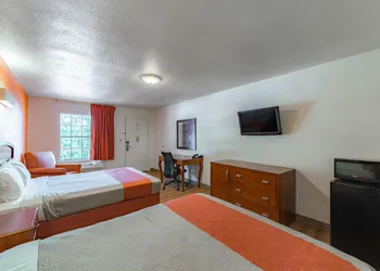 Giddings Executive Inn hotel thumbnail 3