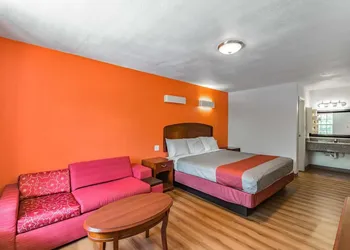 Giddings Executive Inn hotel thumbnail 6