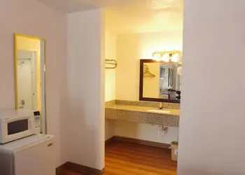 Giddings Executive Inn hotel thumbnail 8