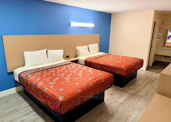 Guest Inn & Suites hotel thumbnail 3