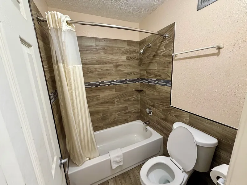 Guest Inn & Suites hotel detail image 6