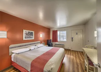 Motel 6 Kerrville, TX hotel thumbnail 8