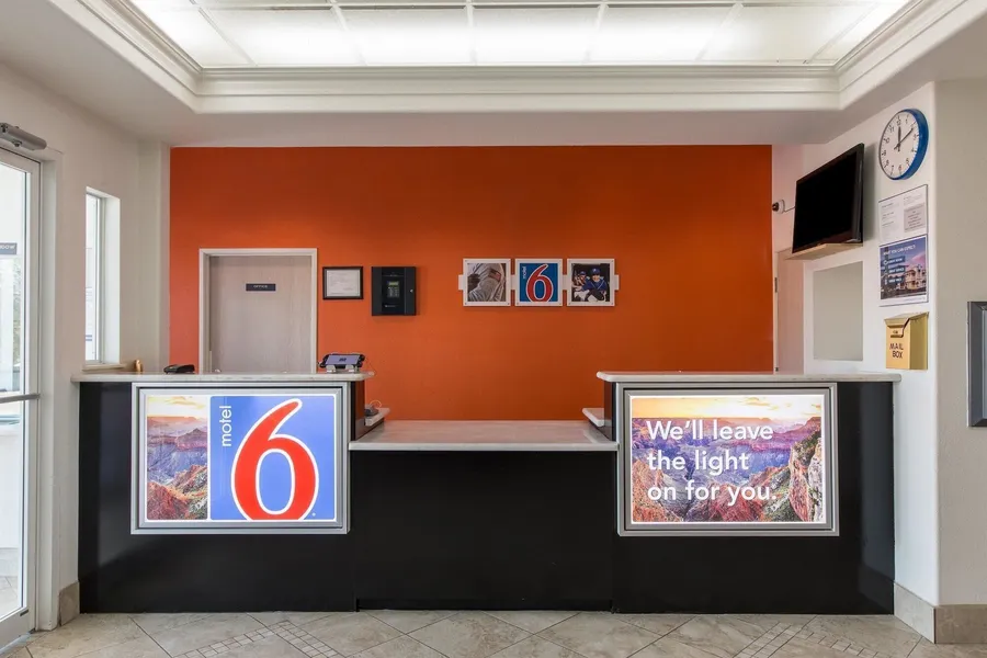 Motel 6 San Antonio, TX - Downtown - Alamo Dome hotel detail image 2
