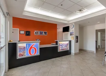 Motel 6 San Antonio, TX - Downtown - Alamo Dome hotel thumbnail 4