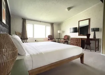 Toll Road Inn hotel thumbnail 4