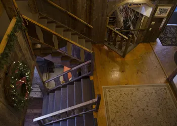 Summit Lodge hotel thumbnail 2