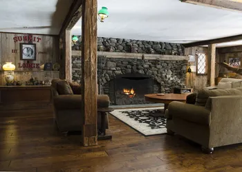 Summit Lodge hotel thumbnail 4
