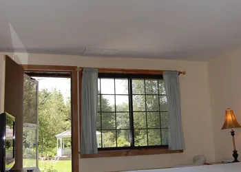 Summit Lodge hotel thumbnail 8