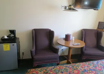Bay City Inn hotel thumbnail 7