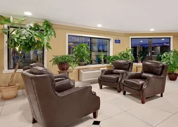 Days Inn by Wyndham Lakewood South Tacoma hotel thumbnail 2