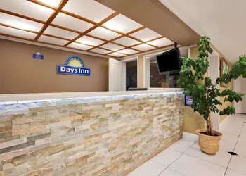 Days Inn by Wyndham Lakewood South Tacoma hotel thumbnail 3