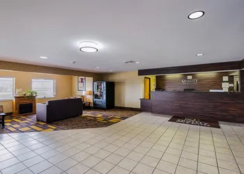 Quality Inn & Suites Belmont - Platteville hotel thumbnail 3
