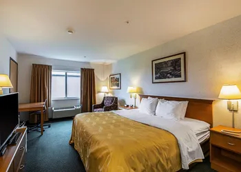 Quality Inn & Suites Belmont - Platteville hotel thumbnail 8