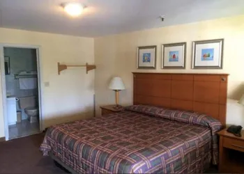 Naugatuck Motor Lodge hotel thumbnail 5