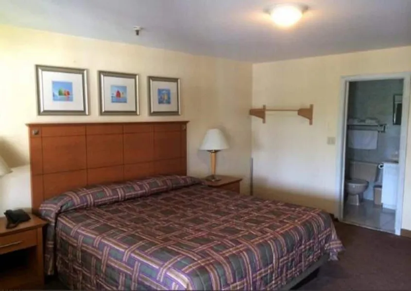Naugatuck Motor Lodge hotel detail image 6