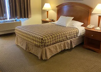 A Riverside Inn Travelodge by Wyndham hotel thumbnail 7