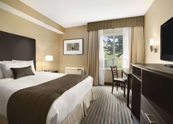 Days Inn by Wyndham Stouffville hotel thumbnail 5