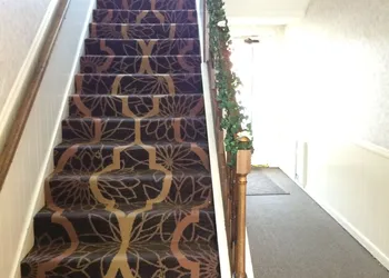 Island Inn hotel thumbnail 2