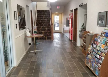 Island Inn hotel thumbnail 6