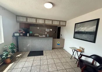 Island Inn hotel thumbnail 8